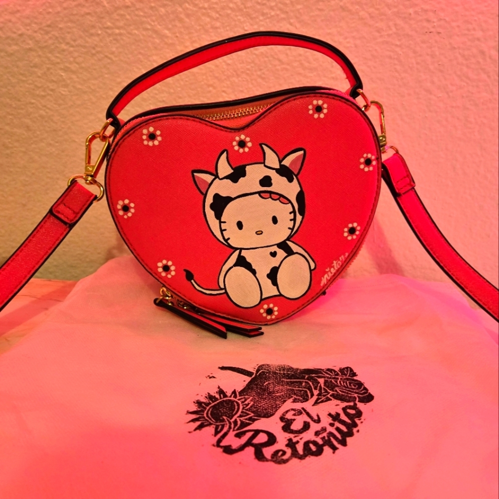 Hand Painted Hello Kitty Heart-Shaped purse